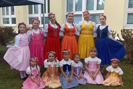 Musica e Danza na Dožínkách ve výzkumném ústavu