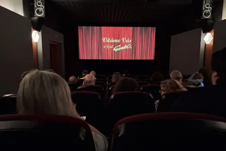 Francouzštináři 9. A a C na předpremiéře filmu Opuštěný